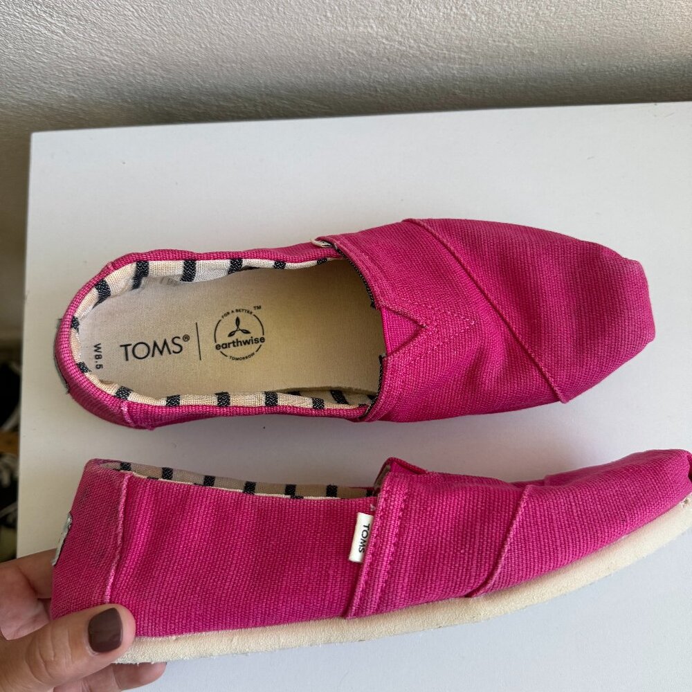 TOMS Women's Pink Canvas Slip-On Shoes